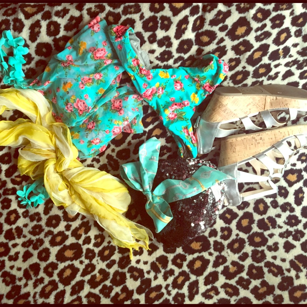Betsy Johnson floral bikini